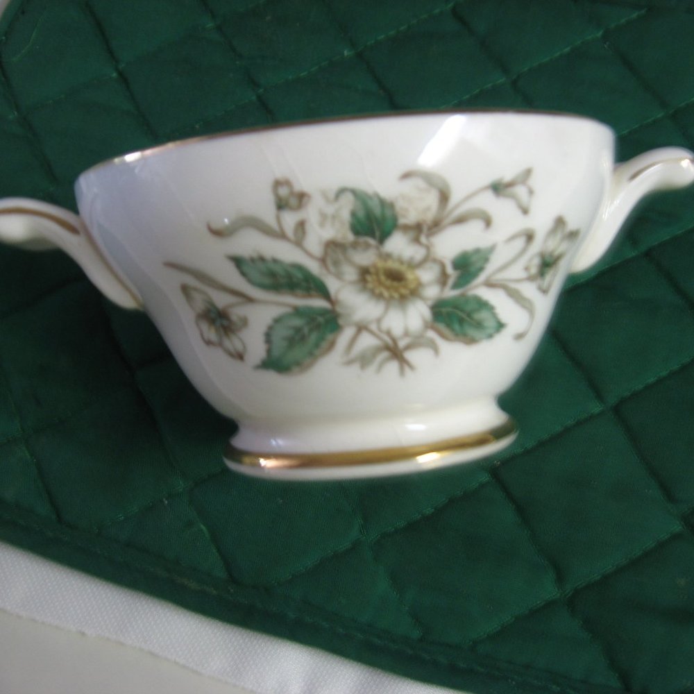 Magnolia sugar with out lid by Edwin Knowles  4812